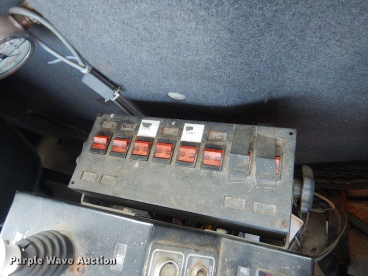 image for item DL6270 2005 Sterling LT9500  dump truck