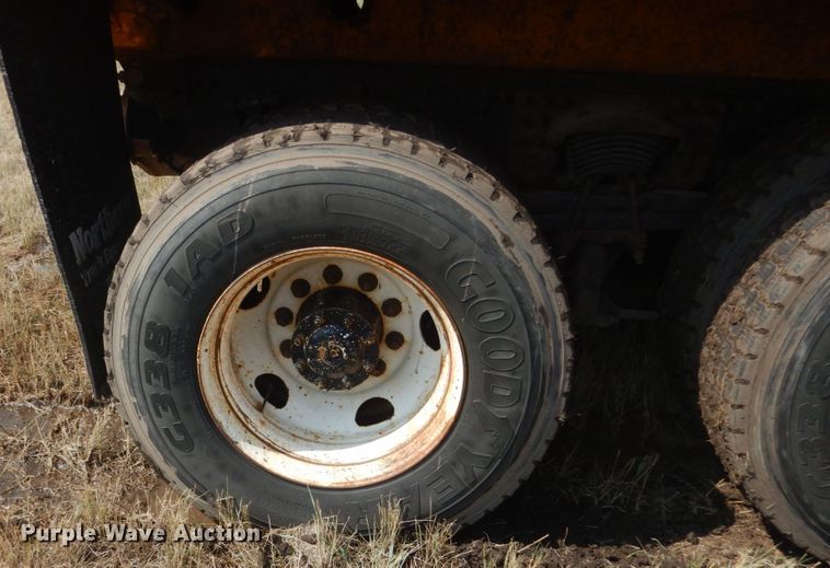 image for item DL6270 2005 Sterling LT9500  dump truck