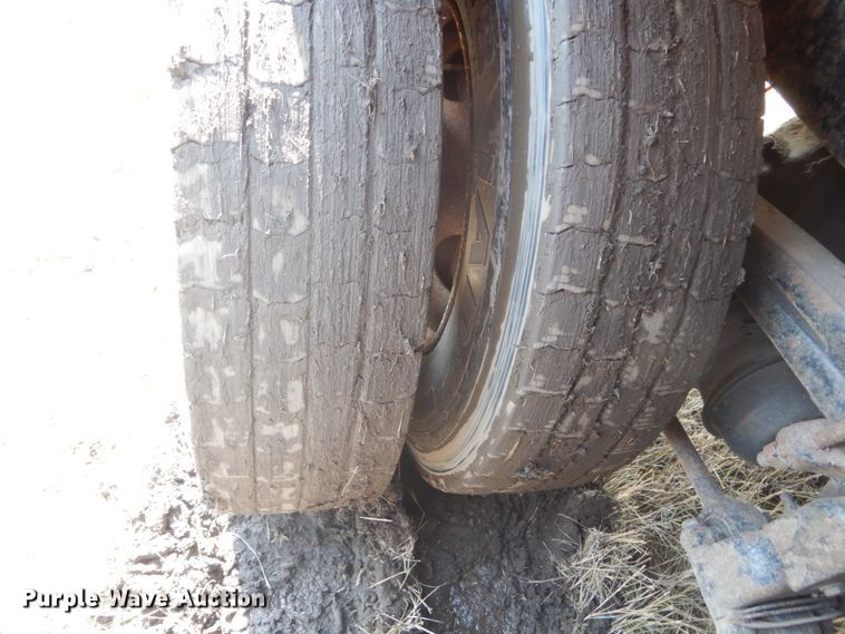 image for item DL6270 2005 Sterling LT9500  dump truck