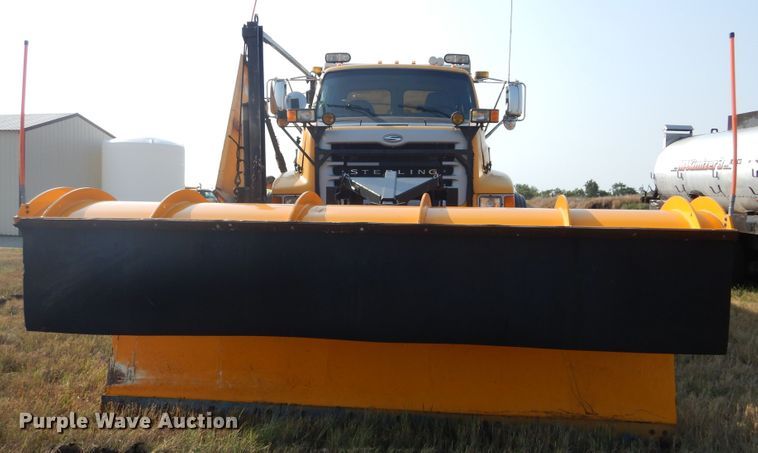 image for item DL6272 2005 Sterling LT9500  dump truck