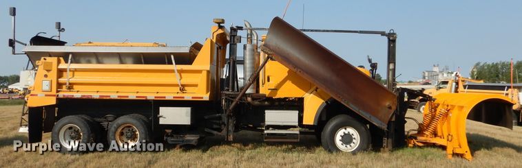 image for item DL6272 2005 Sterling LT9500  dump truck