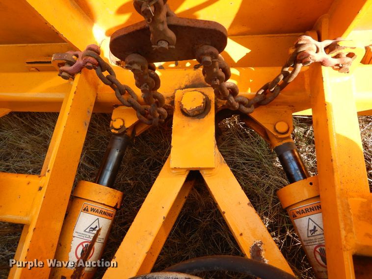 image for item DL6272 2005 Sterling LT9500  dump truck