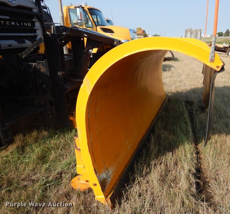 image for item DL6272 2005 Sterling LT9500  dump truck