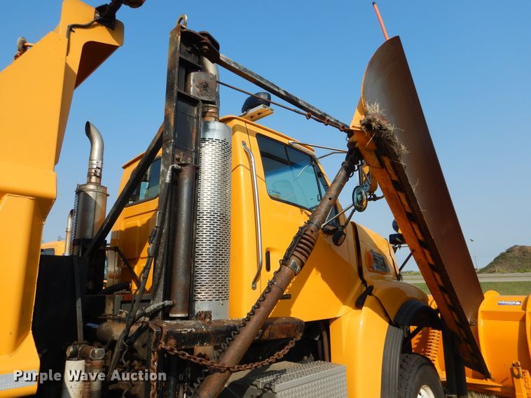 image for item DL6272 2005 Sterling LT9500  dump truck