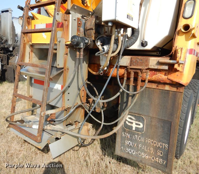 image for item DL6272 2005 Sterling LT9500  dump truck