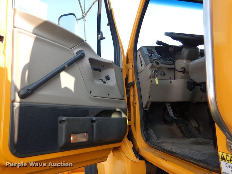 image for item DL6272 2005 Sterling LT9500  dump truck