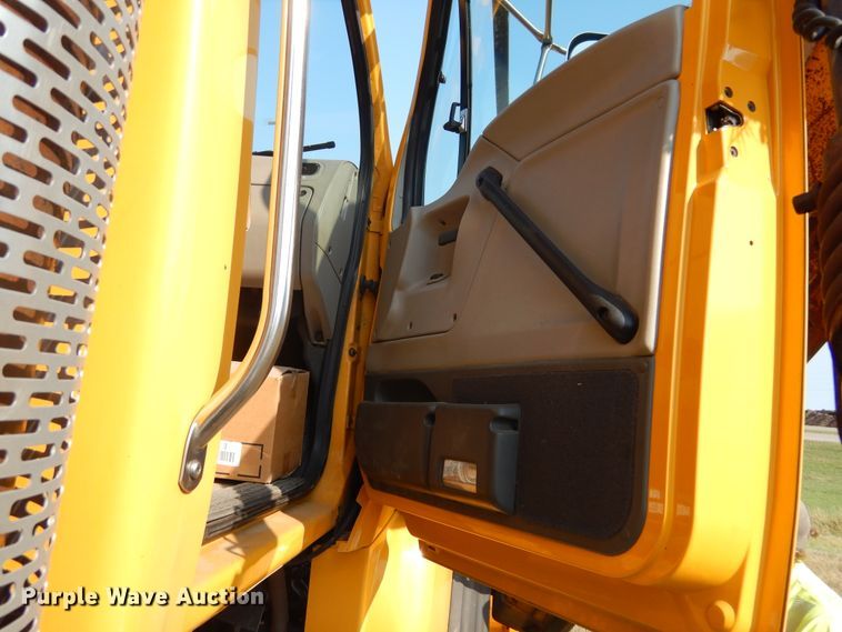 image for item DL6272 2005 Sterling LT9500  dump truck