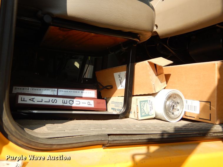 image for item DL6272 2005 Sterling LT9500  dump truck