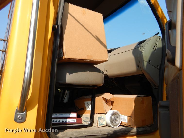 image for item DL6272 2005 Sterling LT9500  dump truck