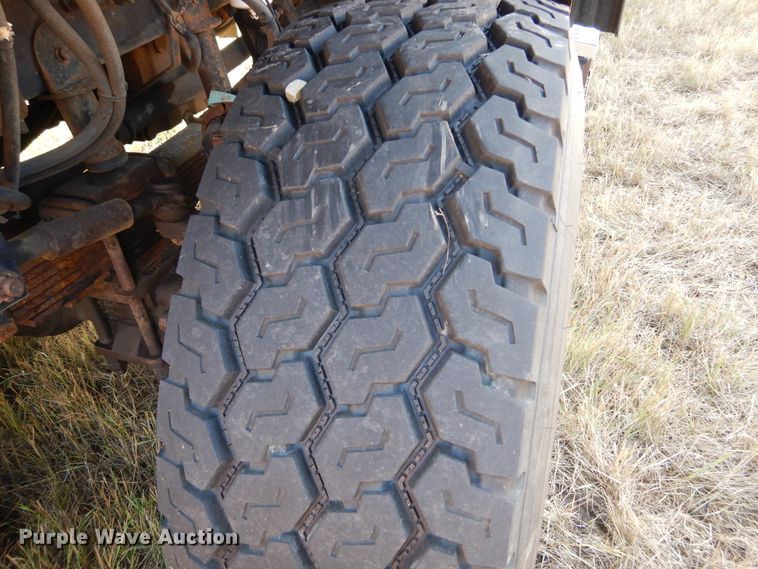 image for item DL6272 2005 Sterling LT9500  dump truck