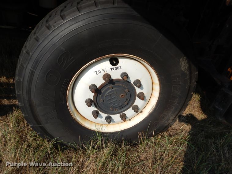 image for item DL6272 2005 Sterling LT9500  dump truck