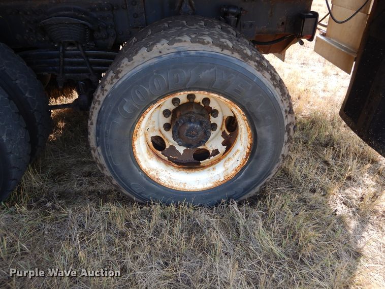 image for item DL6272 2005 Sterling LT9500  dump truck