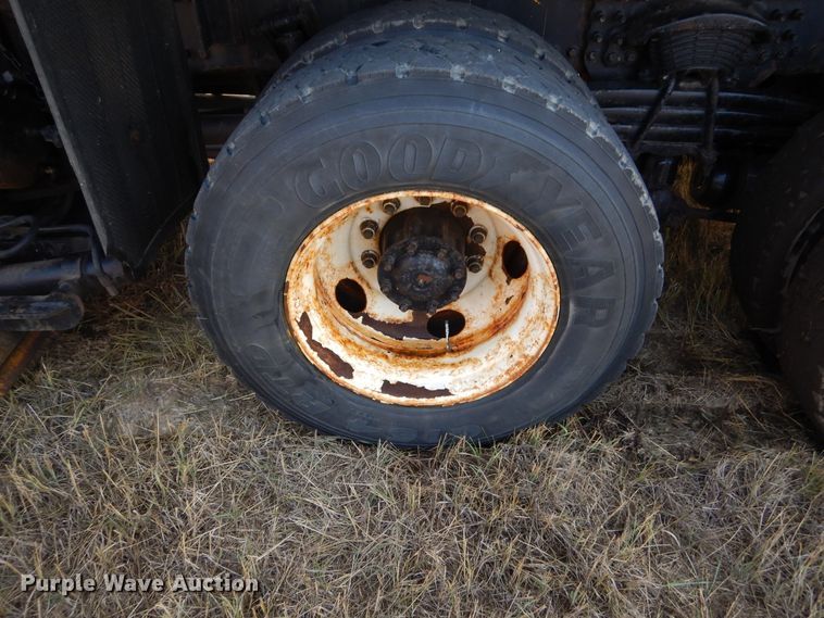 image for item DL6272 2005 Sterling LT9500  dump truck