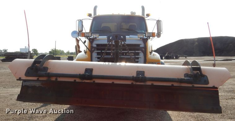 image for item DL6273 2005 Sterling LT9500  dump truck