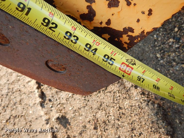 image for item DL6273 2005 Sterling LT9500  dump truck