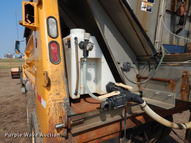 image for item DL6273 2005 Sterling LT9500  dump truck