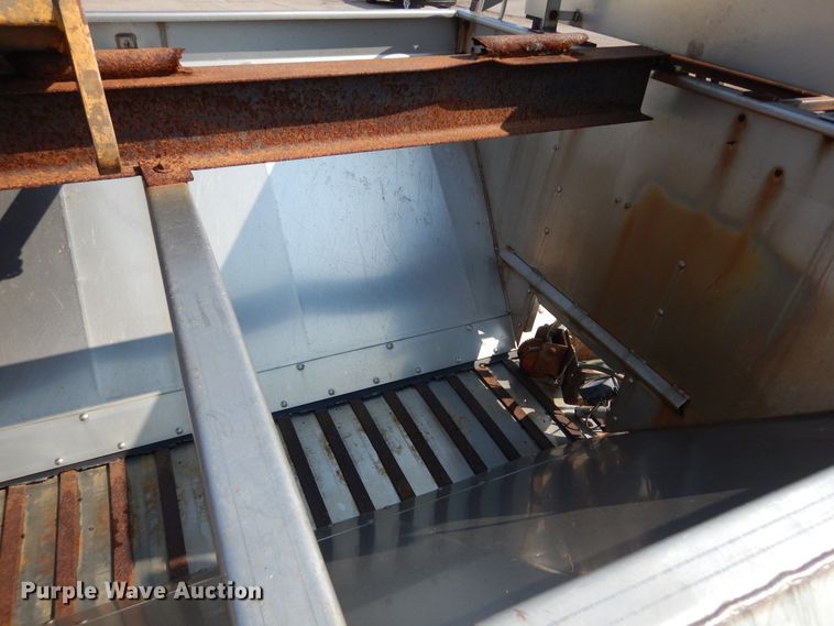 image for item DL6273 2005 Sterling LT9500  dump truck