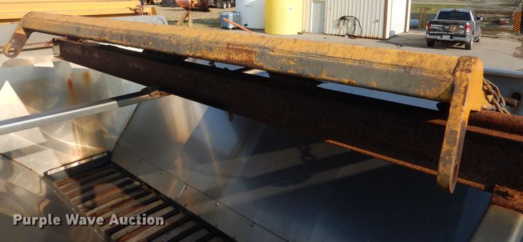 image for item DL6273 2005 Sterling LT9500  dump truck