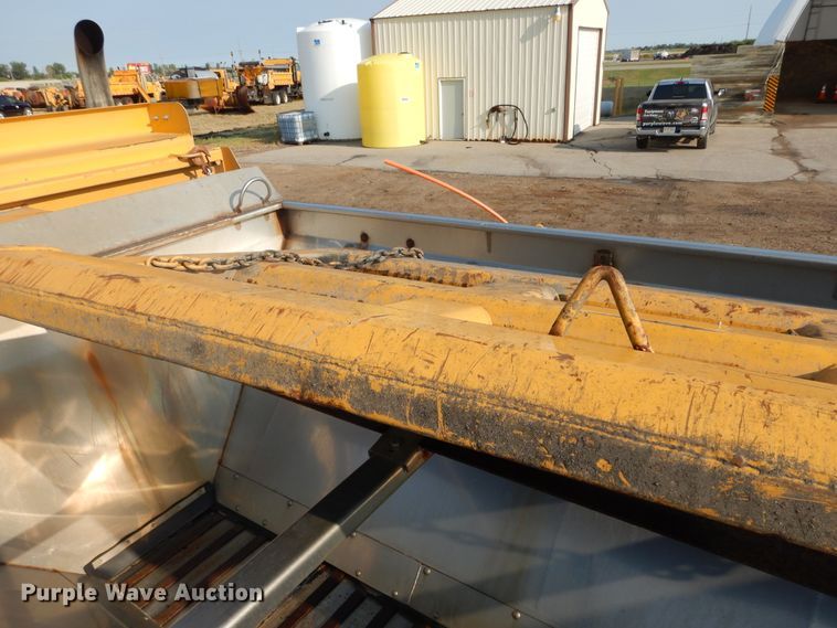 image for item DL6273 2005 Sterling LT9500  dump truck