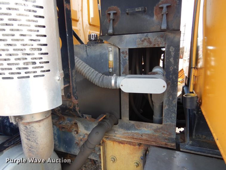 image for item DL6273 2005 Sterling LT9500  dump truck