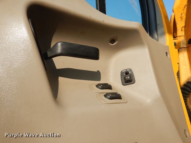 image for item DL6273 2005 Sterling LT9500  dump truck