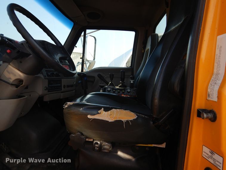 image for item DL6273 2005 Sterling LT9500  dump truck