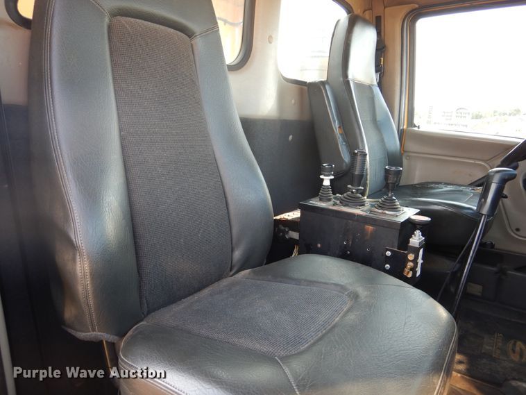 image for item DL6273 2005 Sterling LT9500  dump truck