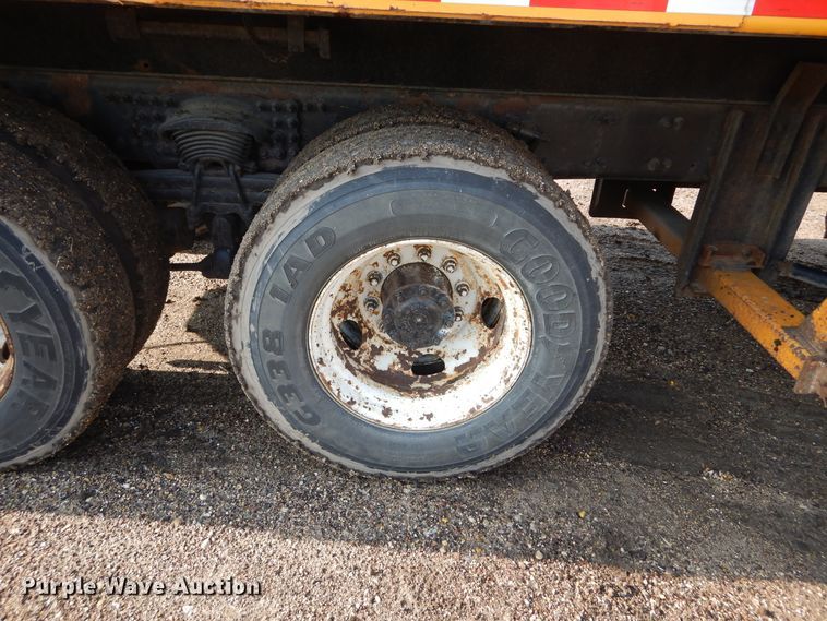 image for item DL6273 2005 Sterling LT9500  dump truck