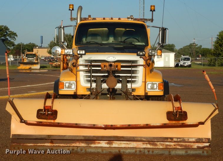 image for item DL6279 2003 Sterling LT9500  dump truck