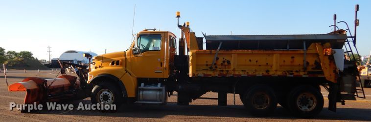 image for item DL6279 2003 Sterling LT9500  dump truck