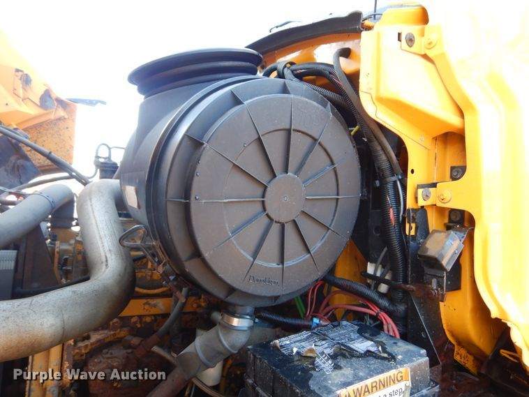 image for item DL6279 2003 Sterling LT9500  dump truck