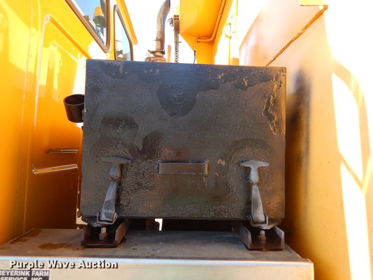 image for item DL6280 2003 Sterling LT9500  dump truck