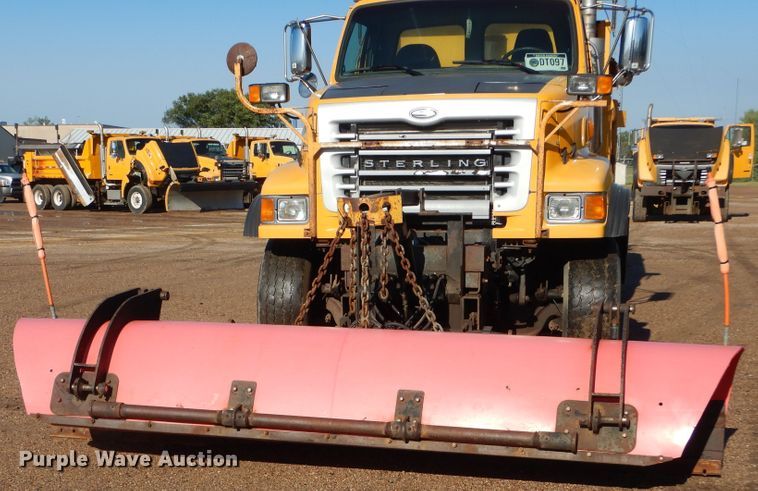 image for item DL6281 2004 Sterling LT9500  dump truck