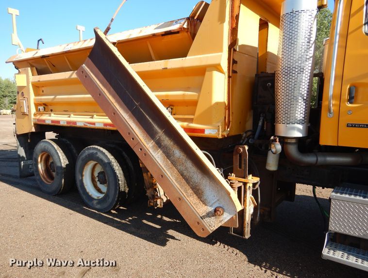 image for item DL6281 2004 Sterling LT9500  dump truck