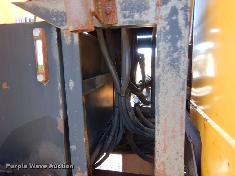 image for item DL6281 2004 Sterling LT9500  dump truck