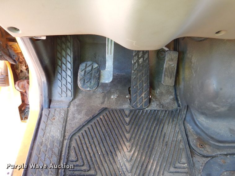 image for item DL6281 2004 Sterling LT9500  dump truck