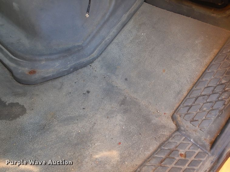 image for item DL6281 2004 Sterling LT9500  dump truck