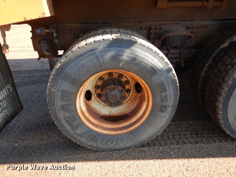 image for item DL6281 2004 Sterling LT9500  dump truck