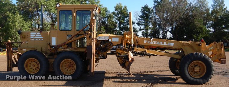 image for item DL6282 1990 Fiat-Allis PAH12  motor grader