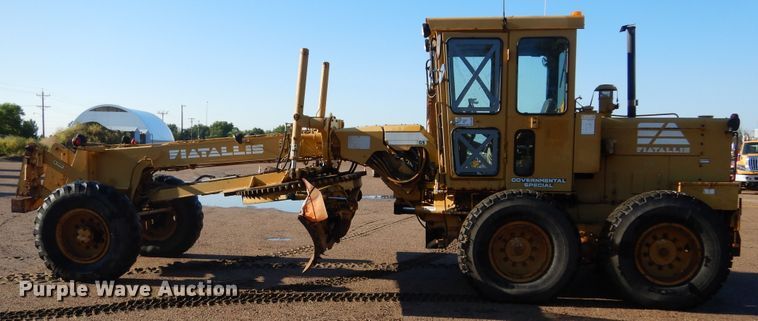 image for item DL6282 1990 Fiat-Allis PAH12  motor grader