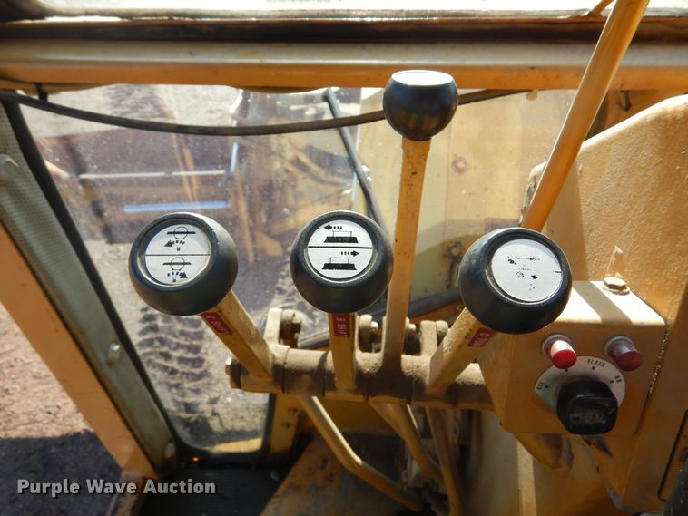 image for item DL6282 1990 Fiat-Allis PAH12  motor grader