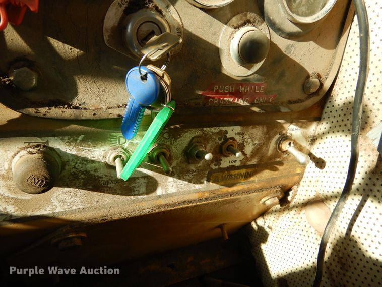 image for item DL6282 1990 Fiat-Allis PAH12  motor grader