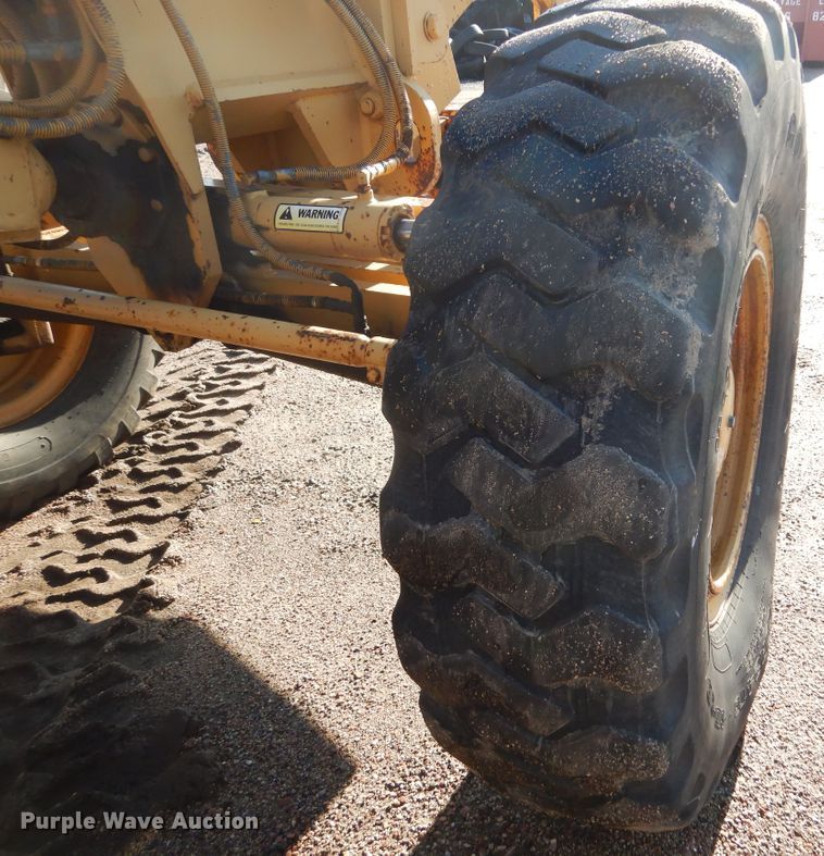 image for item DL6282 1990 Fiat-Allis PAH12  motor grader