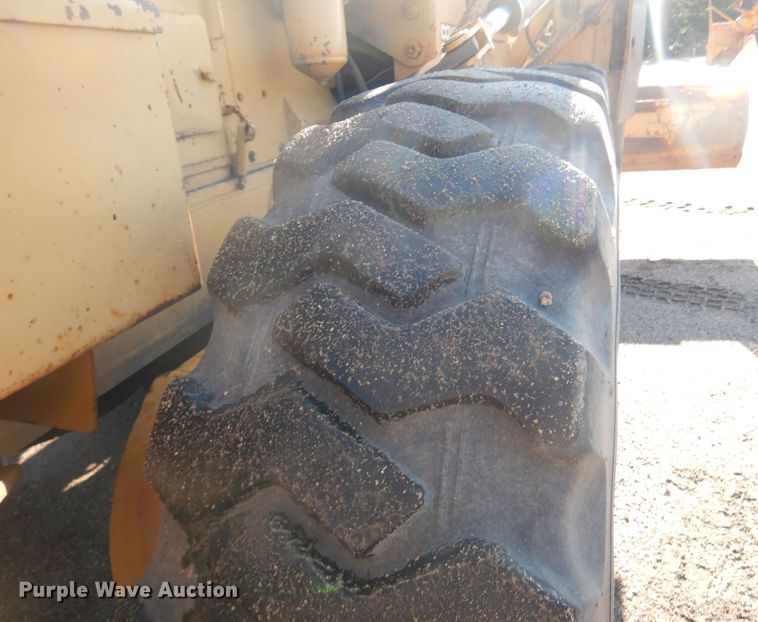 image for item DL6282 1990 Fiat-Allis PAH12  motor grader