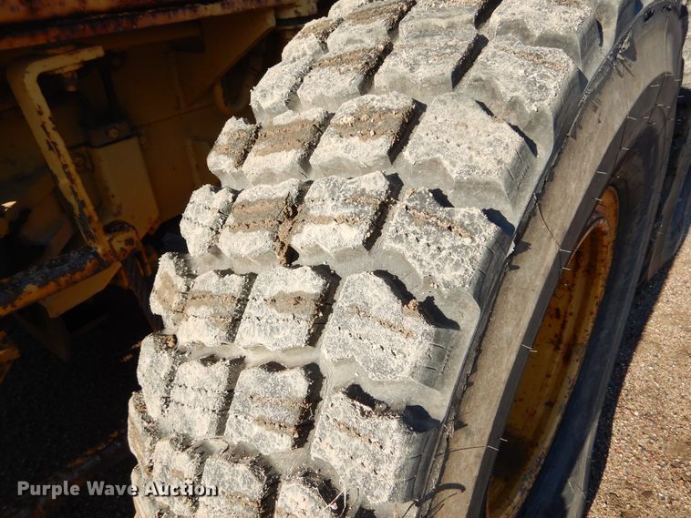 image for item DL6282 1990 Fiat-Allis PAH12  motor grader