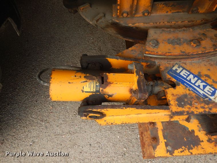 image for item DL6285 2005 Sterling LT9500  dump truck