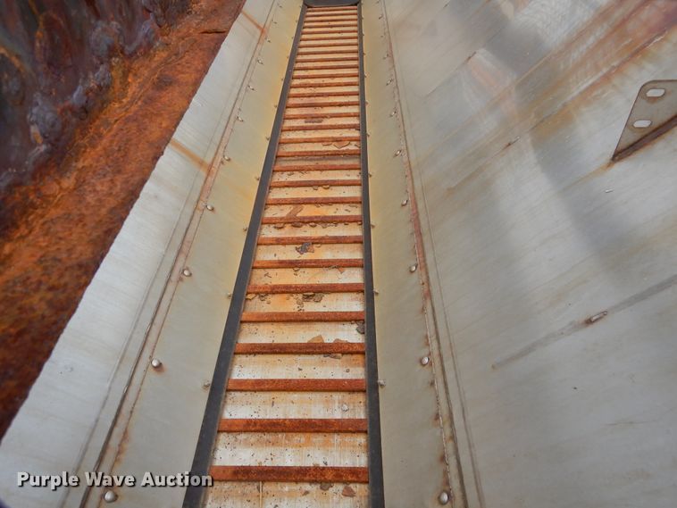 image for item DL6285 2005 Sterling LT9500  dump truck