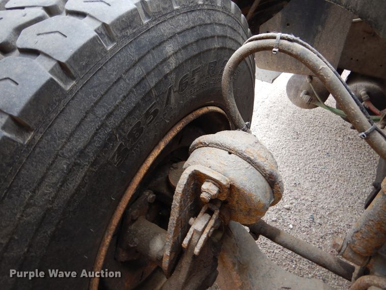 image for item DL6285 2005 Sterling LT9500  dump truck