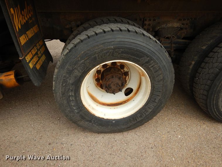 image for item DL6285 2005 Sterling LT9500  dump truck