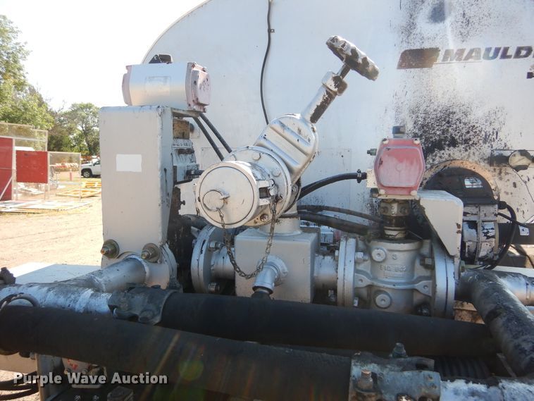 image for item DL6286 2008 Sterling L7500  oil distributor truck